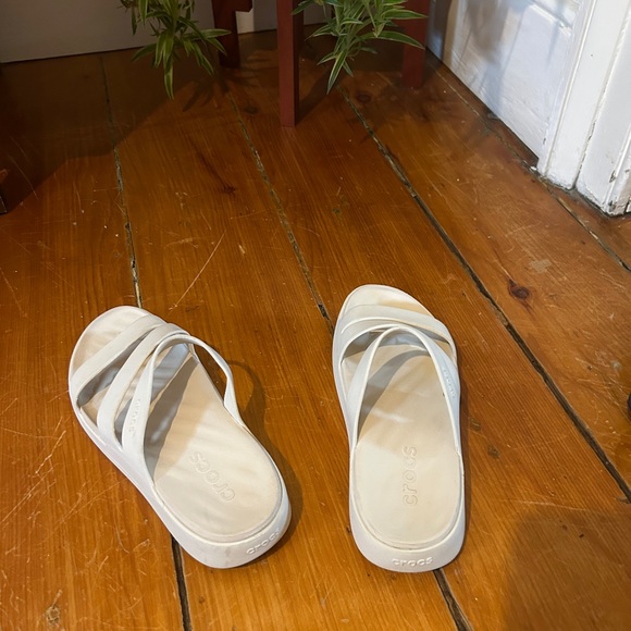 CROCS Women’s Cream Strappy Slide Sandals - Picture 2 of 3
